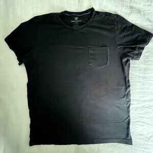 Mack Weldon Pima Crew Neck w/ Pocket - LARGE - Black